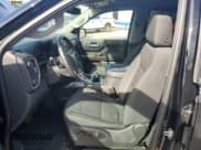 ✅ 2020 Chevrolet Silverado 1500 RST • VIN: 3GCUYEED3LG414120 • Lot: 85327204. Wystawiony na Copart z przebiegiem 59 740 mil. Bezpłatny archiwum sprzedaży aukcyjnych z USA i szczegółowy raport historii pojazdu na DreamBid. Zdjęcie 7.