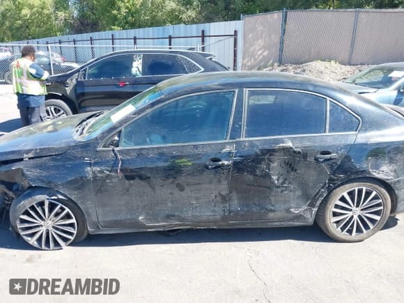 ✅ 2016 Volkswagen Jetta Sport • VIN: 3VWD17AJXGM364350 • Lot: 42965234. Listed on IAAI with 135,919 mi. Free auction sales archive from the USA and detailed vehicle history report at DreamBid. Image 14.