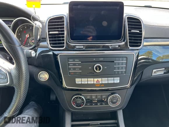 ✅ 2017 Mercedes-Benz GLE 550e • VIN: 4JGDA6DB8HA852708 • Лот: 45331603. Опубликован ранее на Copart с пробегом 142 381 миль. Бесплатный доступ к архиву аукционных продаж из США и подробный отчёт об истории автомобиля на DreamBid. Изображение 10.