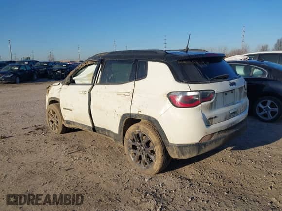 2019 Jeep Compass Limited with VIN 3C4NJDCB0KT664943, listed as a IAAI auction lot 41747015 with 89,199 mi miles and . Bid and sale history available at DreamBid. Image 3.