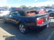 ✅ 2007 Ford Mustang GT Deluxe • VIN: 1ZVHT85H475351625 • Lot: 40863228. Wystawiony na IAAI z przebiegiem 147 376 mil. Bezpłatny archiwum sprzedaży aukcyjnych z USA i szczegółowy raport historii pojazdu na DreamBid. Zdjęcie 14.
