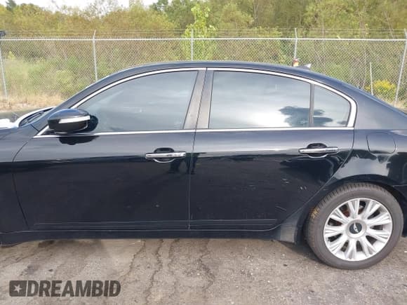 ✅ 2009 Hyundai Genesis • VIN: KMHGC46E99U017557 • Lot: 43324510. Wystawiony na IAAI z przebiegiem 276 635 mil. Bezpłatny archiwum sprzedaży aukcyjnych z USA i szczegółowy raport historii pojazdu na DreamBid. Zdjęcie 14.