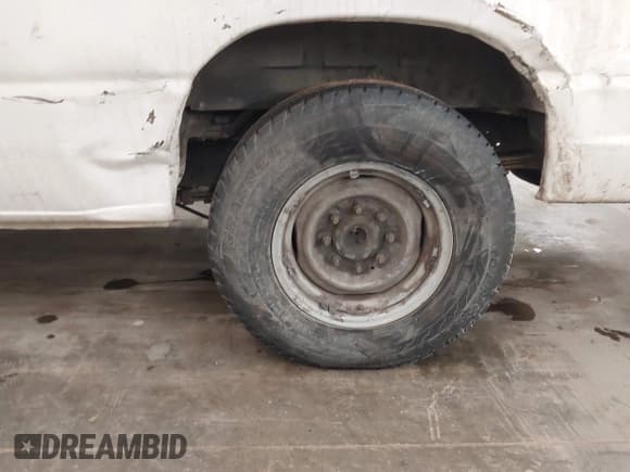 ✅ 2014 Ford Econoline Passenger XL • VIN: 1FBSS3BL7EDA11044 • Lot: 41463372. Wystawiony na IAAI z przebiegiem 139 932 mil. Bezpłatny archiwum sprzedaży aukcyjnych z USA i szczegółowy raport historii pojazdu na DreamBid. Zdjęcie 12.