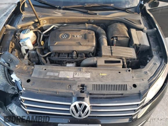 ✅ 2015 Volkswagen Passat S • VIN: 1VWAT7A33FC123194 • Лот: 93668045. Опубликован ранее на Copart с пробегом 109 860 миль. Бесплатный доступ к архиву аукционных продаж из США и подробный отчёт об истории автомобиля на DreamBid. Изображение 11.