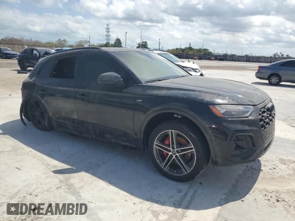 ✅ 2025 Audi Q5 S line Premium Plus • VIN: WA1E2AFY5S2040174 • Lot: 49035795. Wystawiony na Copart z przebiegiem Nie podano. Bezpłatny archiwum sprzedaży aukcyjnych z USA i szczegółowy raport historii pojazdu na DreamBid. Zdjęcie 4.