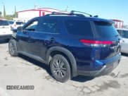 ✅ 2022 Nissan Pathfinder SV • VIN: 5N1DR3BA8NC227565 • Lot: 43130420. Wystawiony na IAAI z przebiegiem 17 790 mil. Bezpłatny archiwum sprzedaży aukcyjnych z USA i szczegółowy raport historii pojazdu na DreamBid. Zdjęcie 3.