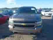 2014 Chevrolet Suburban LT z VIN 1GNSKJE76ER214080, wystawiony jako IAAI lot #42766041 z przebiegiem 204 832 mil mil oraz . Historia ofert i sprzedaży dostępna na DreamBid. Obrazek 12.