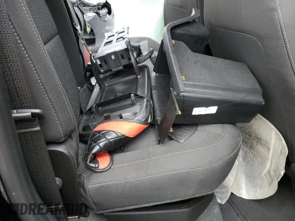 ✅ 2020 Chevrolet Colorado 2WD LT • VIN: 1GCGSCEN3L1101272 • Lot: 63368615. Wystawiony na Copart z przebiegiem Nie podano. Bezpłatny archiwum sprzedaży aukcyjnych z USA i szczegółowy raport historii pojazdu na DreamBid. Zdjęcie 12.