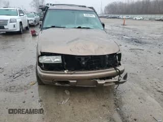 ✅ 2004 Chevrolet Blazer LS • VIN: 1GNDT13X64K131409 • Lot: 43032665. Wystawiony na Copart z przebiegiem Nie podano. Bezpłatny archiwum sprzedaży aukcyjnych z USA i szczegółowy raport historii pojazdu na DreamBid. Zdjęcie 5.