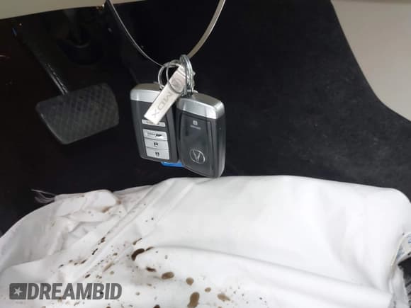 ✅ 2019 Acura MDX • VIN: 5J8YD4H32KL024798 • Lot: 43835206. Listed on IAAI with 72,019 mi. Free auction sales archive from the USA and detailed vehicle history report at DreamBid. Image 11.