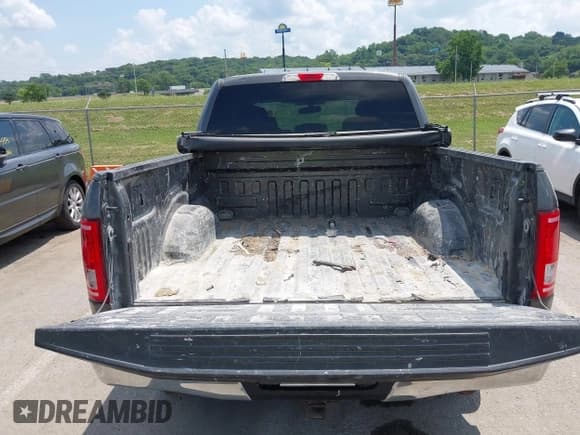 ✅ 2017 Ford F-150 XL • VIN: 1FTEW1EF4HKC72574 • Lot: 42578916. Wystawiony na IAAI z przebiegiem 146 022 mil. Bezpłatny archiwum sprzedaży aukcyjnych z USA i szczegółowy raport historii pojazdu na DreamBid. Zdjęcie 13.