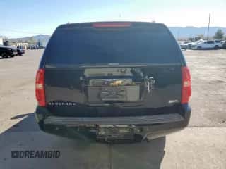 2008 Chevrolet Suburban LTZ z VIN 3GNFK16388G119537, wystawiony jako Copart lot #85342975 z przebiegiem 271 791 mil mil oraz Szkoda całkowita • Salvage title. Historia ofert i sprzedaży dostępna na DreamBid. Obrazek 6.