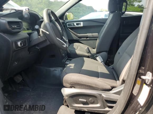 ✅ 2023 Ford Police Interceptor Utility • VIN: 1FM5K8ACXPGA19840 • Lot: 67110785. Wystawiony na Copart z przebiegiem 49 346 mil. Bezpłatny archiwum sprzedaży aukcyjnych z USA i szczegółowy raport historii pojazdu na DreamBid. Zdjęcie 7.