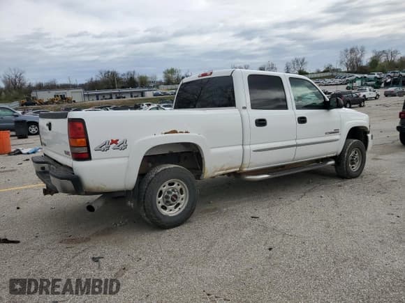 ✅ 2005 GMC Sierra 2500HD SLE • VIN: 1GTHK23265F872211 • Лот: 50878095. Опубликован ранее на Copart с пробегом 202 114 миль. Бесплатный доступ к архиву аукционных продаж из США и подробный отчёт об истории автомобиля на DreamBid. Изображение 3.