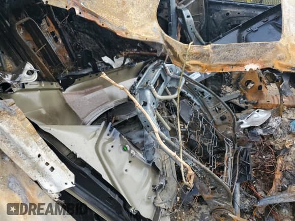 ✅ 2025 BMW i4 M50 • VIN: WBY33HD0XSFU43901 • Лот: 85663795. Опубликован ранее на Copart с пробегом Не указан. Бесплатный доступ к архиву аукционных продаж из США и подробный отчёт об истории автомобиля на DreamBid. Изображение 10.