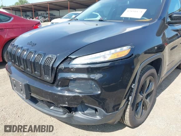✅ 2015 Jeep Cherokee Latitude • VIN: 1C4PJMCS8FW727747 • Lot: 42891874. Wystawiony na IAAI z przebiegiem 141 831 mil. Bezpłatny archiwum sprzedaży aukcyjnych z USA i szczegółowy raport historii pojazdu na DreamBid. Zdjęcie 6.