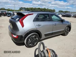 ✅ 2025 Kia Niro Wind • VIN: KNDCR3L1XS5139728 • Lot: 71993605. Wystawiony na Copart z przebiegiem 449 mil. Bezpłatny archiwum sprzedaży aukcyjnych z USA i szczegółowy raport historii pojazdu na DreamBid. Zdjęcie 3.