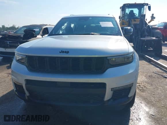 2025 Jeep Grand Cherokee Limited with VIN 1C4RJJBG5S8672323, listed as a IAAI auction lot 43060461 with 4,805 mi miles and . Bid and sale history available at DreamBid. Image 13.