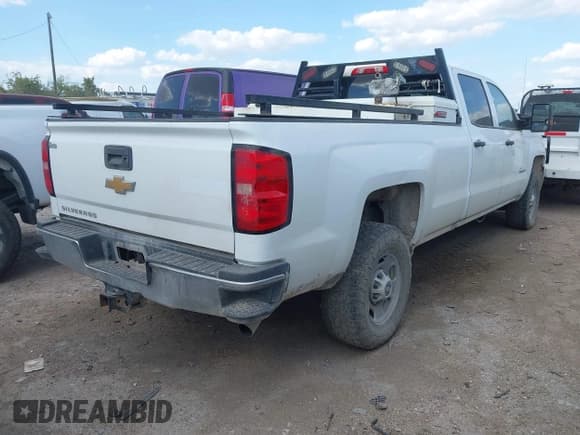 ✅ 2018 Chevrolet Silverado 2500HD Work Truck • VIN: 1GC1CUEG5JF229474 • Лот: 43252195. Опубликован ранее на IAAI с пробегом 191 829 миль. Бесплатный доступ к архиву аукционных продаж из США и подробный отчёт об истории автомобиля на DreamBid. Изображение 4.