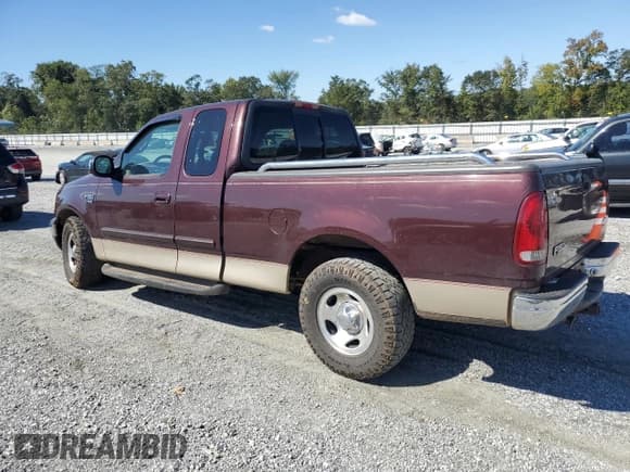 ✅ 2000 Ford F-150 XL • VIN: 1FTRX17W6YKA41445 • Lot: 85125655. Wystawiony na Copart z przebiegiem 293 500 mil. Bezpłatny archiwum sprzedaży aukcyjnych z USA i szczegółowy raport historii pojazdu na DreamBid. Zdjęcie 2.