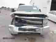 2017 Chevrolet Silverado 2500HD Work Truck z VIN 1GC2KUEG6HZ364639, wystawiony jako IAAI lot #40931157 z przebiegiem 231 343 mil mil oraz . Historia ofert i sprzedaży dostępna na DreamBid. Obrazek 6.