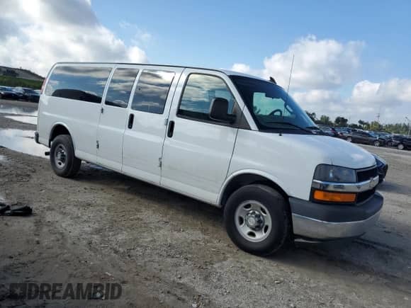 2017 Chevrolet Express Passenger LT with VIN 1GAZGPFF5H1170800, listed as a Copart auction lot 86915014 with 73,649 mi miles and Salvage title. Bid and sale history available at DreamBid. Image 4.