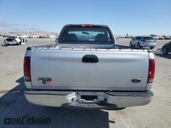 ✅ 2002 Ford F-150 XL • VIN: 1FTRF17262NA75519 • Lot: 64117805. Wystawiony na Copart z przebiegiem Nie podano. Bezpłatny archiwum sprzedaży aukcyjnych z USA i szczegółowy raport historii pojazdu na DreamBid. Zdjęcie 6.