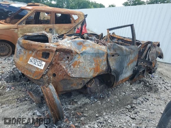 ✅ 2017 Hyundai Santa Fe 2.4L • VIN: 5XYZUDLB5HG495611 • Лот: 64752125. Опубликован ранее на Copart с пробегом Не указан. Бесплатный доступ к архиву аукционных продаж из США и подробный отчёт об истории автомобиля на DreamBid. Изображение 3.