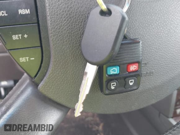 ✅ 2008 Ford Taurus SEL • VIN: 1FAHP24W08G120110 • Лот: 43394588. Опубликован ранее на IAAI с пробегом 173 730 миль. Бесплатный доступ к архиву аукционных продаж из США и подробный отчёт об истории автомобиля на DreamBid. Изображение 11.