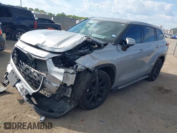 ✅ 2022 Toyota Highlander LE • VIN: 5TDZZRAH3NS139405 • Lot: 43313157. Wystawiony na IAAI z przebiegiem 30 086 mil. Bezpłatny archiwum sprzedaży aukcyjnych z USA i szczegółowy raport historii pojazdu na DreamBid. Zdjęcie 2.