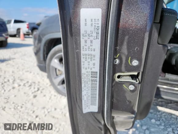 ✅ 2019 Jeep Cherokee Limited • VIN: 1C4PJLDB5KD109994 • Lot: 92642045. Wystawiony na Copart z przebiegiem 144 498 mil. Bezpłatny archiwum sprzedaży aukcyjnych z USA i szczegółowy raport historii pojazdu na DreamBid. Zdjęcie 14.