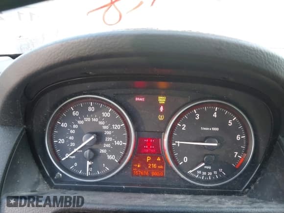 ✅ 2014 BMW X1 sDrive28i • VIN: WBAVM1C56EVW56654 • Lot: 43701383. Wystawiony na IAAI z przebiegiem 157 674 mil. Bezpłatny archiwum sprzedaży aukcyjnych z USA i szczegółowy raport historii pojazdu na DreamBid. Zdjęcie 7.