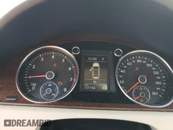 ✅ 2012 Volkswagen CC Lux Limited Edition • VIN: WVWHN7AN7CE508223 • Lot: 56702945. Listed on Copart with 121,156 mi. Free auction sales archive from the USA and detailed vehicle history report at DreamBid. Image 9.