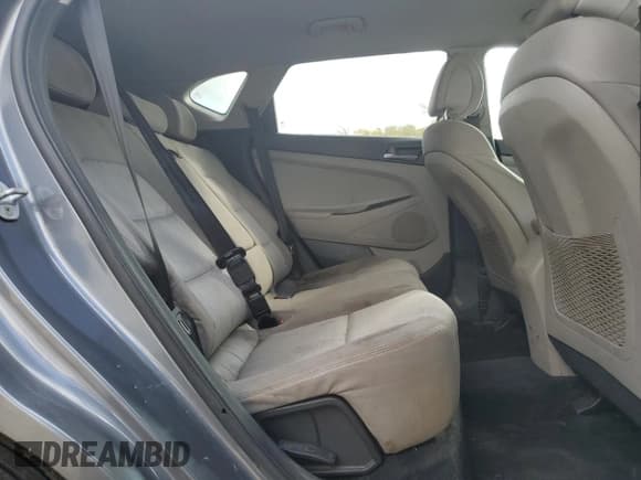 ✅ 2016 Hyundai Tucson SE • VIN: KM8J3CA45GU059560 • Лот: 85391265. Опубликован ранее на Copart с пробегом 121 140 миль. Бесплатный доступ к архиву аукционных продаж из США и подробный отчёт об истории автомобиля на DreamBid. Изображение 10.