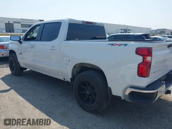✅ 2024 Chevrolet Silverado 1500 LT • VIN: 2GCUDDED9R1234258 • Лот: 43142010. Опубликован ранее на IAAI с пробегом 24 226 миль. Бесплатный доступ к архиву аукционных продаж из США и подробный отчёт об истории автомобиля на DreamBid. Изображение 3.