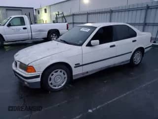 1995 BMW 3 Series z VIN WBACA532XSFG13649, wystawiony jako Copart lot #82580054 z przebiegiem Nie podano mil oraz Czysty tytuł • Clean title. Historia ofert i sprzedaży dostępna na DreamBid. Obrazek 1.