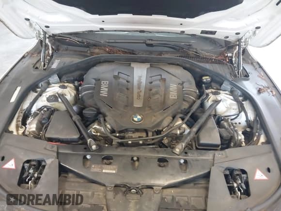 ✅ 2014 BMW 7 Series ALPINA B7 • VIN: WBAYE8C53ED780597 • Lot: 43130128. Wystawiony na IAAI z przebiegiem 98 724 mil. Bezpłatny archiwum sprzedaży aukcyjnych z USA i szczegółowy raport historii pojazdu na DreamBid. Zdjęcie 10.