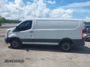 ✅ 2016 Ford Transit Cargo • VIN: 1FTYR1YM2GKB07832 • Lot: 42614414. Wystawiony na IAAI z przebiegiem Nie podano. Bezpłatny archiwum sprzedaży aukcyjnych z USA i szczegółowy raport historii pojazdu na DreamBid. Zdjęcie 14.