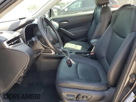 ✅ 2023 Toyota Corolla Cross XLE • VIN: 7MUDAABGXPV071606 • Lot: 71673425. Listed on Copart with 59,107 mi. Free auction sales archive from the USA and detailed vehicle history report at DreamBid. Image 7.