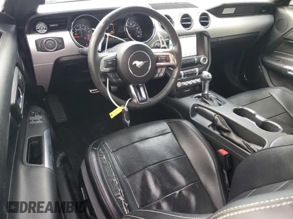 ✅ 2017 Ford Mustang GT Premium • VIN: 1FA6P8CF3H5207913 • Lot: 93450815. Wystawiony na Copart z przebiegiem 122 747 mil. Bezpłatny archiwum sprzedaży aukcyjnych z USA i szczegółowy raport historii pojazdu na DreamBid. Zdjęcie 8.