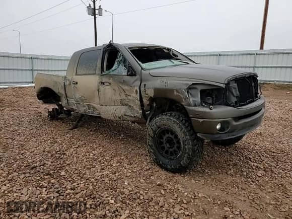 2006 Dodge 3500 SLT z VIN 3D7LX39C16G158087, wystawiony jako Copart lot #53310925 z przebiegiem 172 504 mil mil oraz Czysty tytuł • Clean title. Historia ofert i sprzedaży dostępna na DreamBid. Obrazek 10.