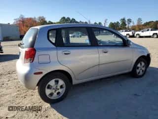 2006 Chevrolet Aveo LS с VIN KL1TD666X6B628457, выставлен на аукционе Copart как лот 82112454 с пробегом 85 616 миль миль и Списание • Salvage title. История ставок и продаж доступна на DreamBid. Изображение 3.