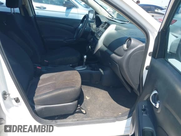 ✅ 2015 Nissan Versa S Plus • VIN: 3N1CN7AP4FL812287 • Лот: 42421762. Опубликован ранее на IAAI с пробегом 180 930 миль. Бесплатный доступ к архиву аукционных продаж из США и подробный отчёт об истории автомобиля на DreamBid. Изображение 5.