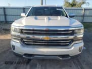 ✅ 2018 Chevrolet Silverado 1500 High Country • VIN: 3GCUKTEC1JG596507 • Лот: 69051994. Опубликован ранее на Copart с пробегом 68 554 миль. Бесплатный доступ к архиву аукционных продаж из США и подробный отчёт об истории автомобиля на DreamBid. Изображение 5.
