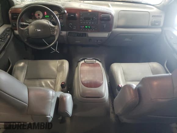 ✅ 2005 Ford F-350 XL • VIN: 1FTWW31P05EC80700 • Лот: 66716205. Опубликован ранее на Copart с пробегом 181 222 миль. Бесплатный доступ к архиву аукционных продаж из США и подробный отчёт об истории автомобиля на DreamBid. Изображение 8.