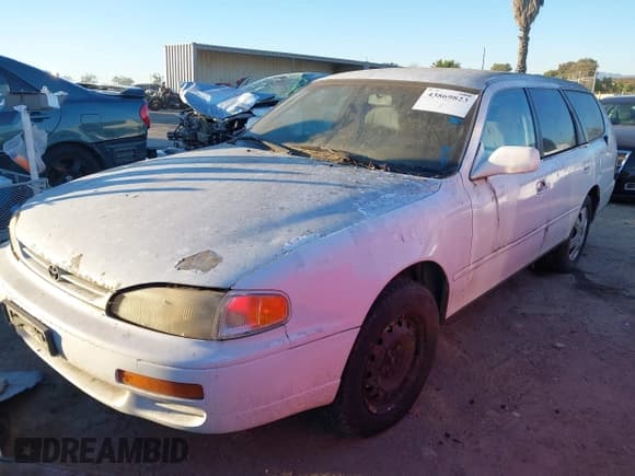 ✅ 1995 Toyota Camry LE • VIN: 4T1GK12W2SU102617 • Lot: 43869823. Wystawiony na IAAI z przebiegiem 287 823 mil. Bezpłatny archiwum sprzedaży aukcyjnych z USA i szczegółowy raport historii pojazdu na DreamBid. Zdjęcie 2.
