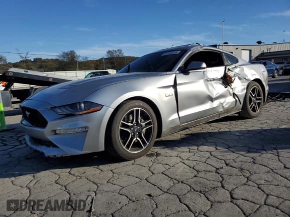 ✅ 2022 Ford Mustang GT • VIN: 1FA6P8CF6N5136234 • Лот: 91149455. Опубликован ранее на Copart с пробегом 26 495 миль. Бесплатный доступ к архиву аукционных продаж из США и подробный отчёт об истории автомобиля на DreamBid. Изображение 1.