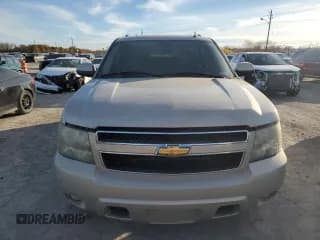 ✅ 2007 Chevrolet Suburban LT • VIN: 1GNFC16047J250450 • Lot: 82436204. Wystawiony na Copart z przebiegiem 146 455 mil. Bezpłatny archiwum sprzedaży aukcyjnych z USA i szczegółowy raport historii pojazdu na DreamBid. Zdjęcie 5.