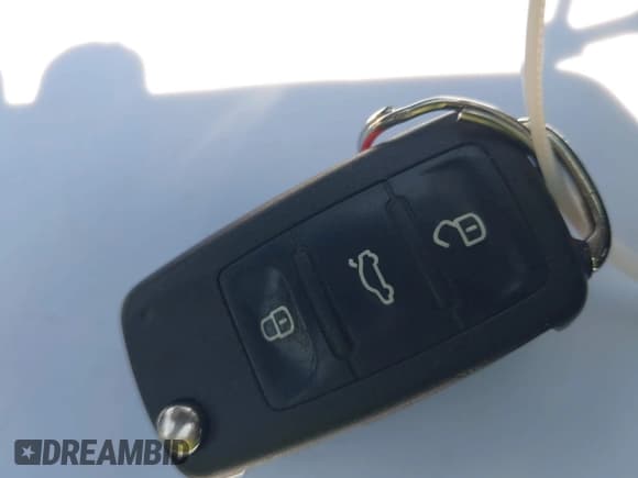 ✅ 2012 Volkswagen Jetta TDI w/Premium & Nav • VIN: 3VWLL7AJ8CM314305 • Лот: 42853904. Опубликован ранее на IAAI с пробегом 75 669 миль. Бесплатный доступ к архиву аукционных продаж из США и подробный отчёт об истории автомобиля на DreamBid. Изображение 11.