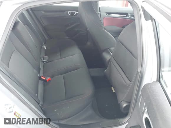 ✅ 2024 Honda Civic Si • VIN: 2HGFE1E59RH471256 • Lot: 43413763. Wystawiony na IAAI z przebiegiem 21 649 mil. Bezpłatny archiwum sprzedaży aukcyjnych z USA i szczegółowy raport historii pojazdu na DreamBid. Zdjęcie 8.